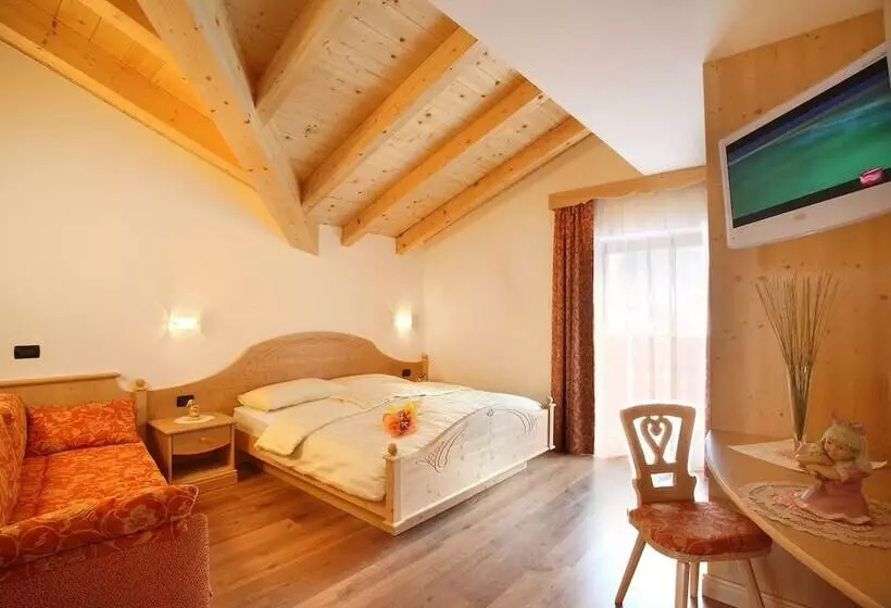 Comfort Kolmen Hengen Huone, Garnì Prà Fiorì