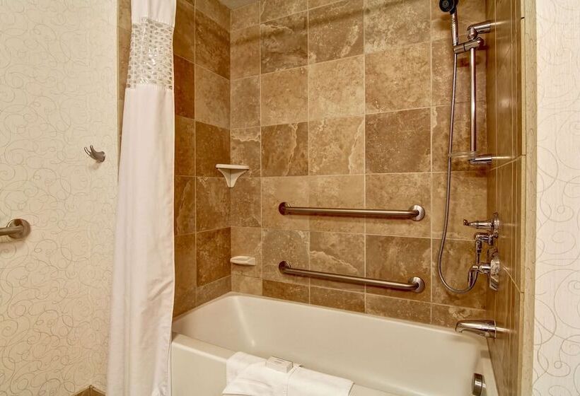 חדר סטנדרט, Hampton Inn & Suites By Hilton Red Deer