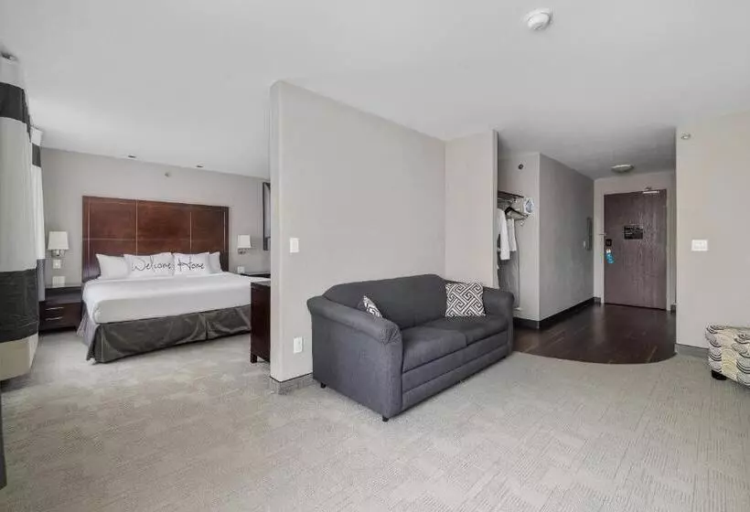 キングサイズベッドのスイートルーム, Home Inn & Suites Yorkton