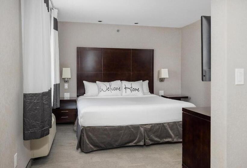 מיטת קינג בסוויטה, Home Inn & Suites Yorkton