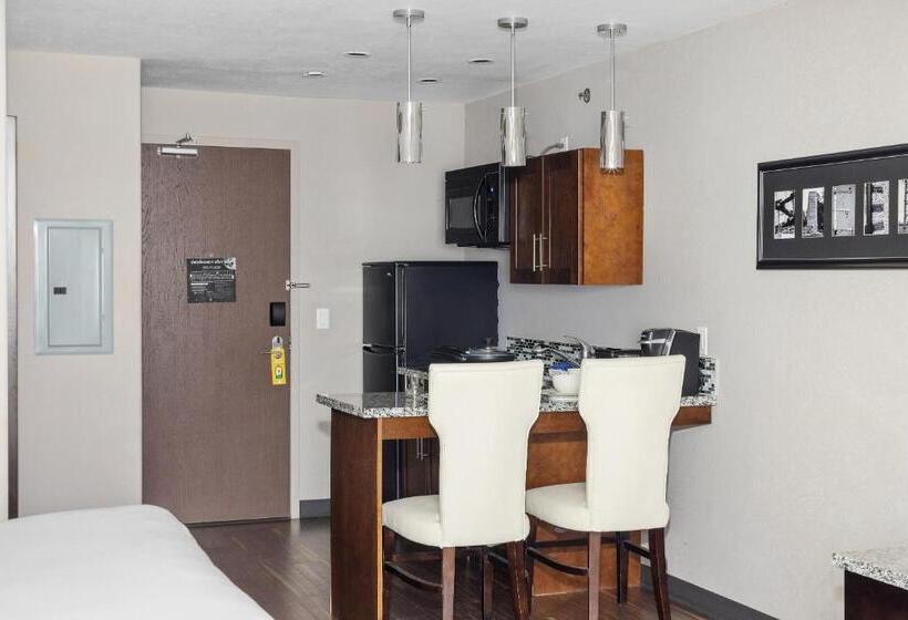 חדר סטנדרט מותאם לאדם עם מוגבלויות, Home Inn & Suites Yorkton