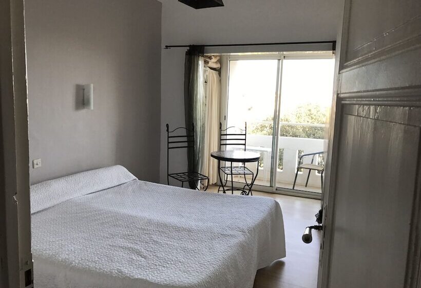 חדר סטנדרט נוף לים עם מרפסת, Hôtel Paradis