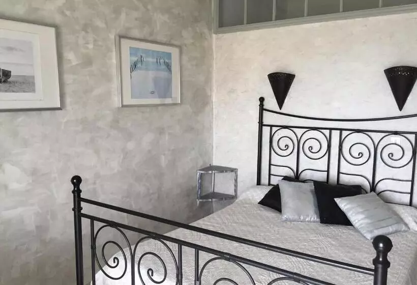 バルコニーつきオーシャンビュースーペリアルーム, Hôtel Paradis