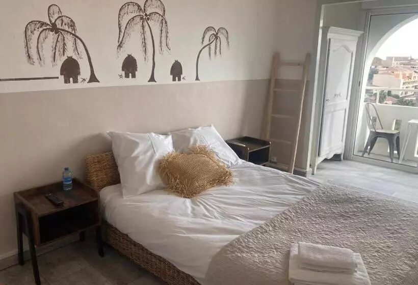 バルコニーつきオーシャンビュースーペリアルーム, Hôtel Paradis