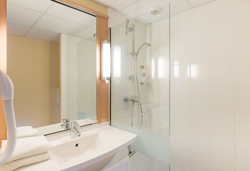 غرفة قياسية سرير مزدوج, Hôtel Ibis Guingamp Cœur De Bretagne