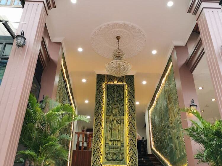 اتاق لوکس, Jun Yue