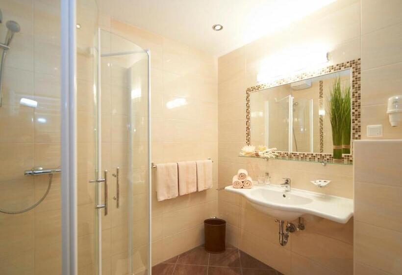 Номер Deluxe с Балконом, Kerschbaumer