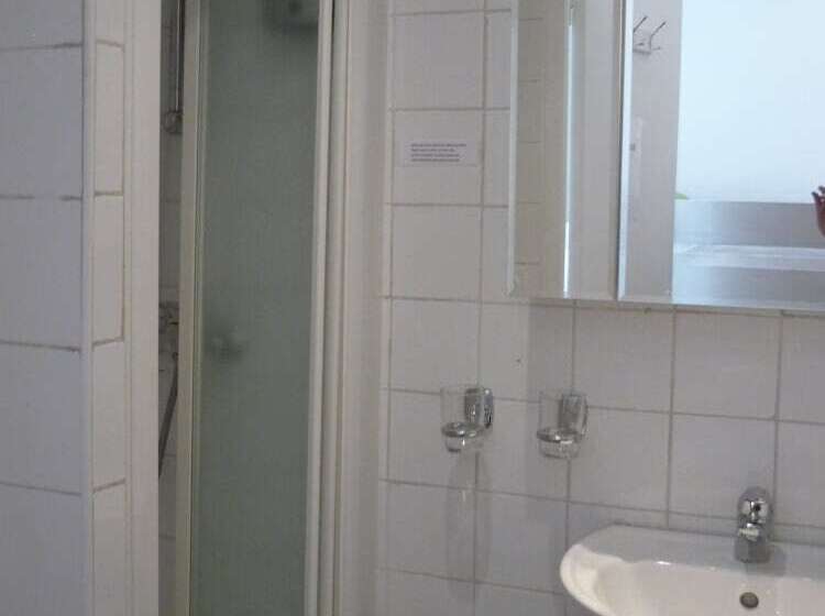 Номер Стандарт Трехместный, Logis Hôtel Villa Victorine