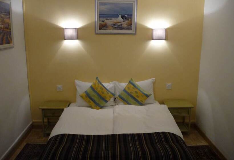标准三人间, Logis Hôtel Villa Victorine