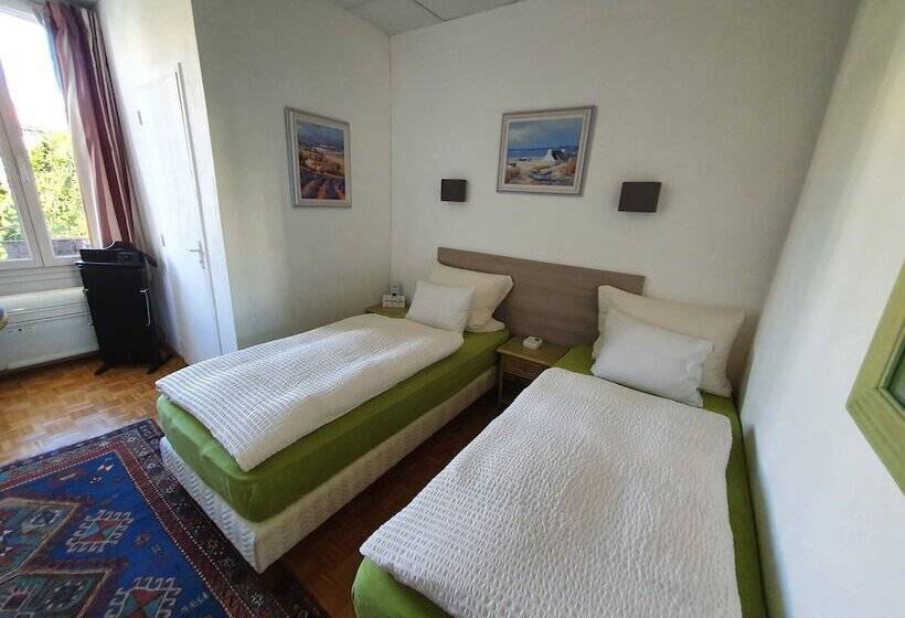 Номер Стандарт Трехместный, Logis Hôtel Villa Victorine