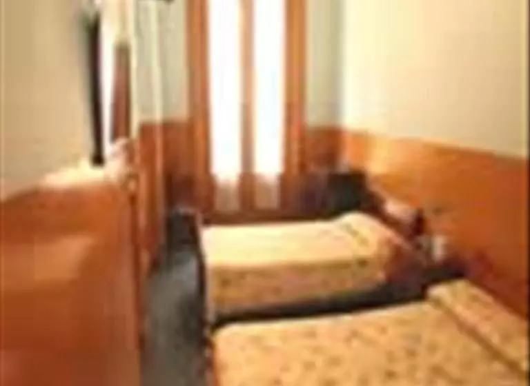 اتاق استاندارد با سرویس بهداشتی مشترک, O'rei