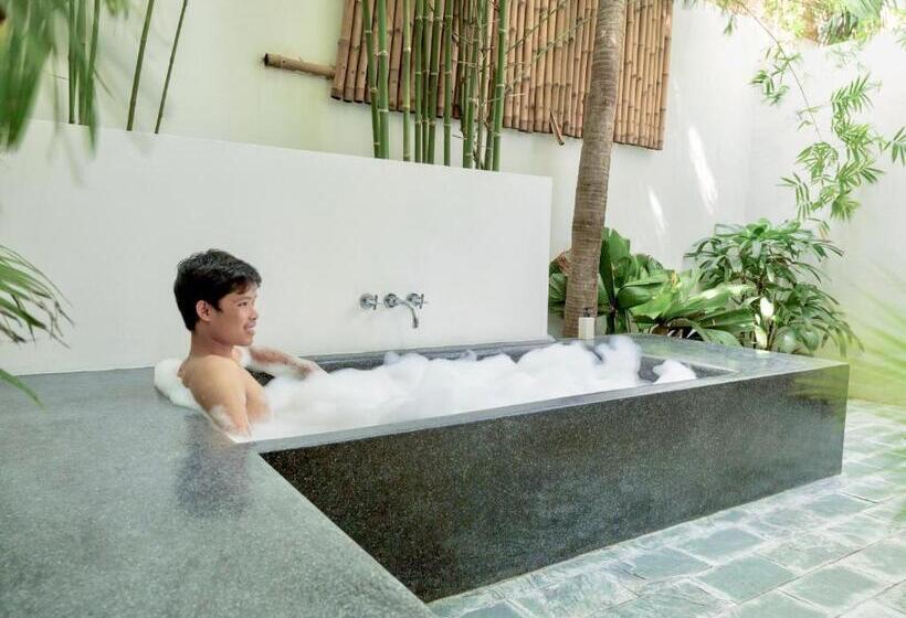 اتاق لوکس با چشم‌انداز باغ, Rambutan Resort – Phnom Penh