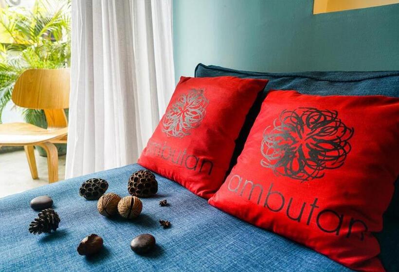 חדר דלוקס נוף בריכה, Rambutan Resort – Phnom Penh