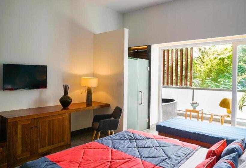 اتاق لوکس با چشم‌انداز استخر, Rambutan Resort – Phnom Penh