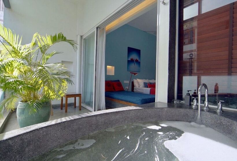 חדר דלוקס נוף בריכה, Rambutan Resort – Phnom Penh