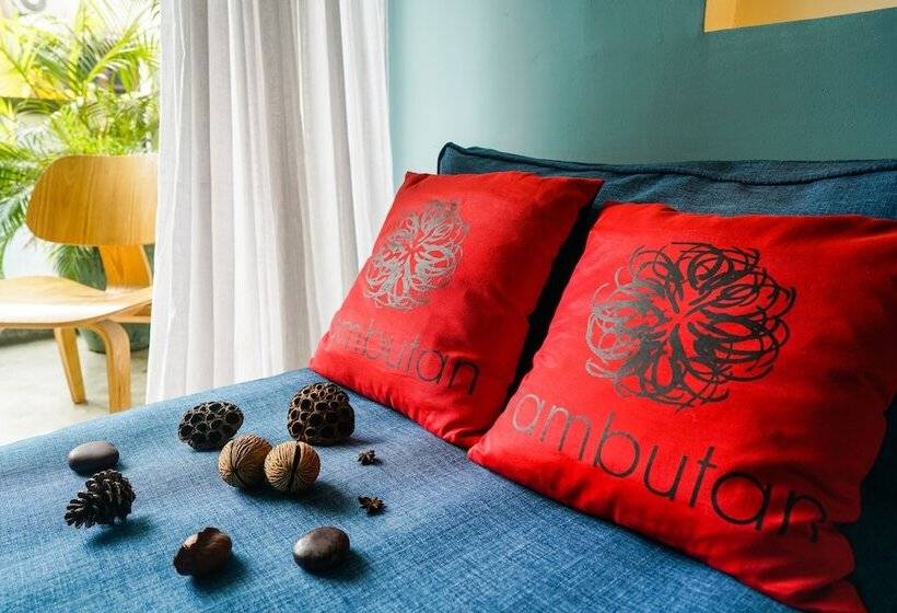 اتاق لوکس با چشم‌انداز استخر, Rambutan Resort – Phnom Penh