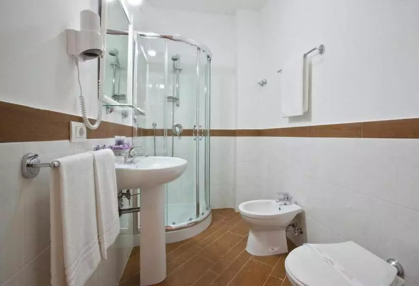 اتاق استاندارد, Royal Hills