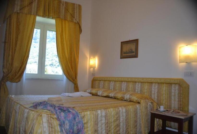 Номер Стандарт, Royal Hills