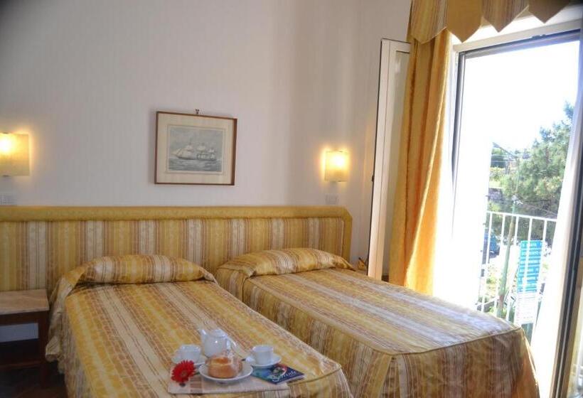 Номер Стандарт, Royal Hills