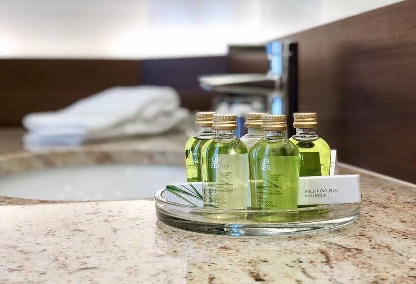 סוויטת ג'וניור, Schlosspark Mauerbach   Adults Only