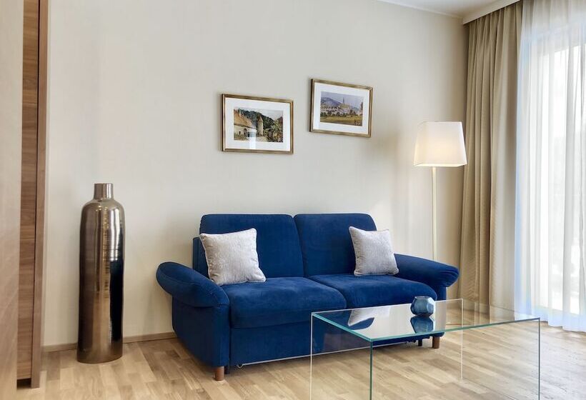 סוויטת ג'וניור, Schlosspark Mauerbach   Adults Only