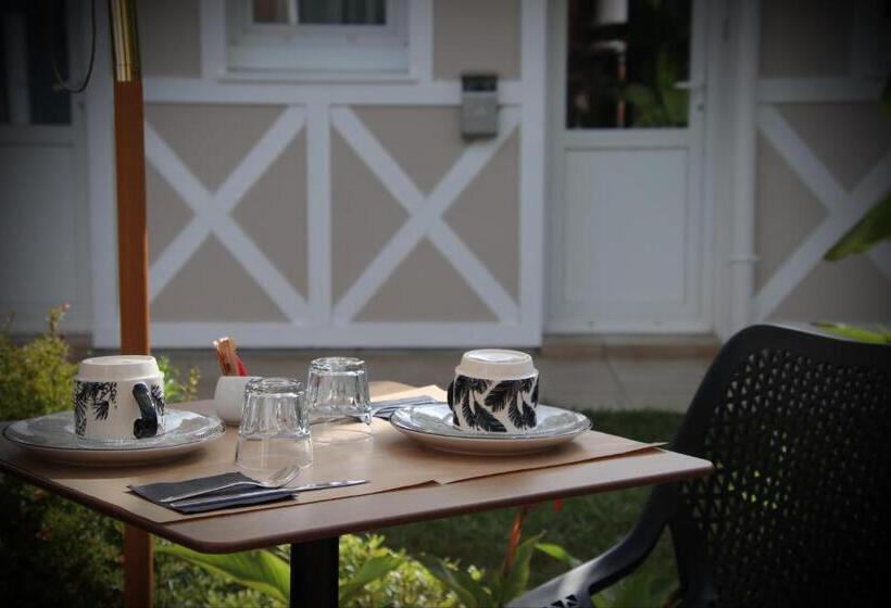 Номер Комфорт, The Originals City, Hôtel Le Lodge, Bayonne Nord