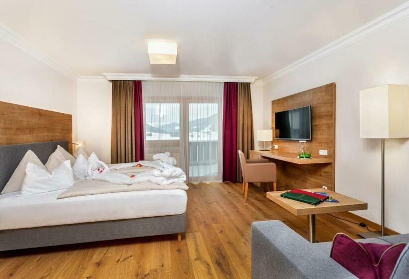 חדר קומפורט, Unterhof