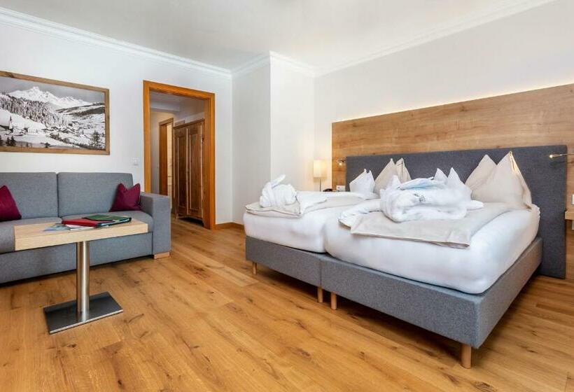 חדר קומפורט, Unterhof