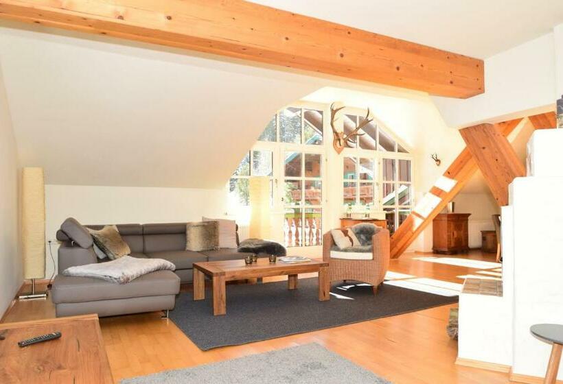 דירת שני חדרים, Unterhof