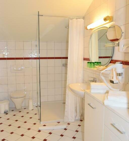 דירת שני חדרים, Unterhof