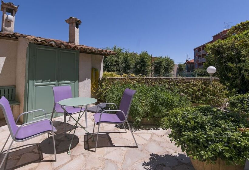 غرفة سوبيريور ثلاثية, Villa Roseraie