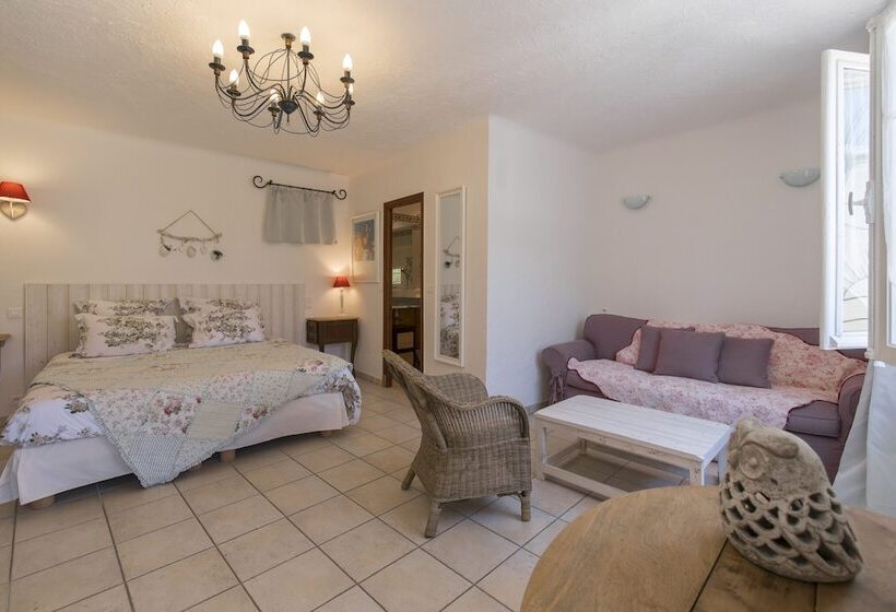 غرفة سوبيريور ثلاثية, Villa Roseraie