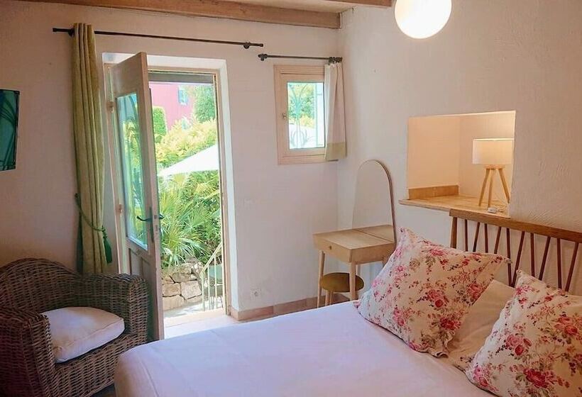 غرفة قياسية رباعية, Villa Roseraie