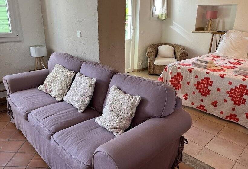 غرفة قياسية رباعية, Villa Roseraie