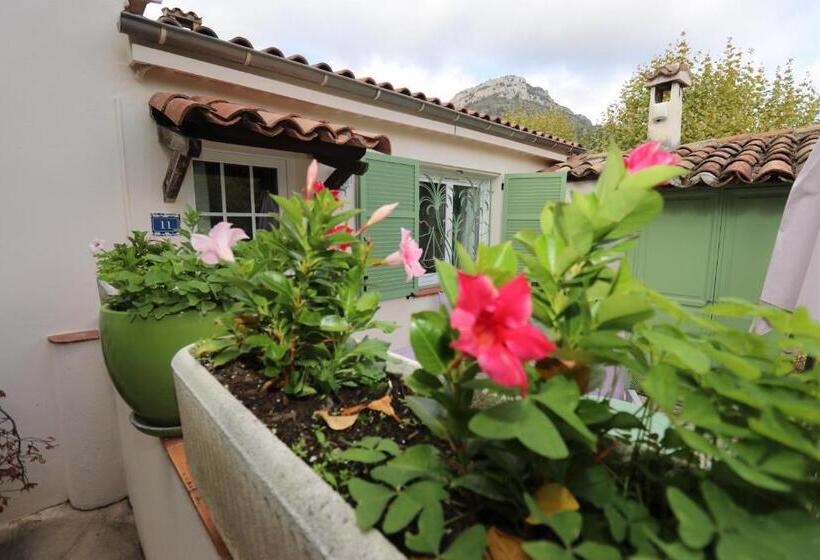 غرفة سوبيريور ثلاثية, Villa Roseraie