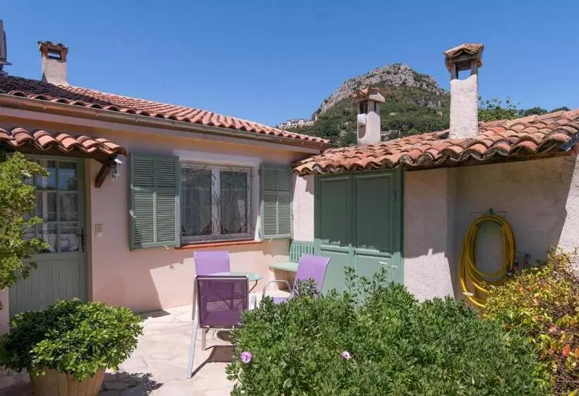اتاق سوپریور سه تخته, Villa Roseraie
