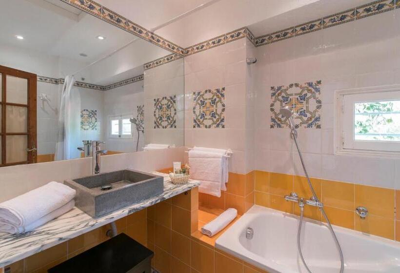 غرفة سوبيريور ثلاثية, Villa Roseraie