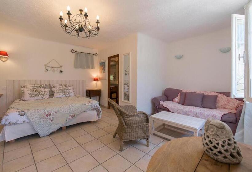 غرفة سوبيريور ثلاثية, Villa Roseraie