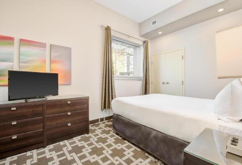 سوییت, Willowdale Hotel Toronto North York