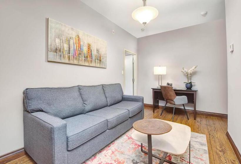 سوئیت با تخت بزرگ, Willowdale Hotel Toronto North York