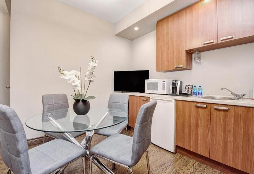 سوییت خانوادگی, Willowdale Hotel Toronto North York