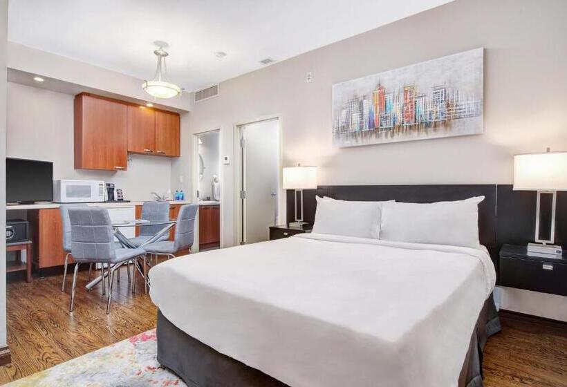 سوییت خانوادگی, Willowdale Hotel Toronto North York