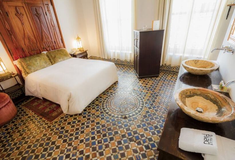 시니어 스위트, Blanco Riad