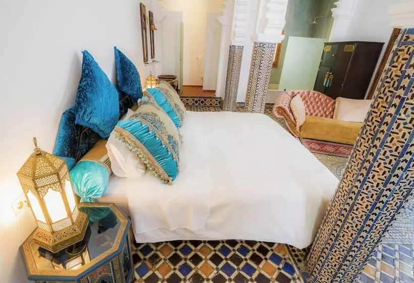Suite, Blanco Riad