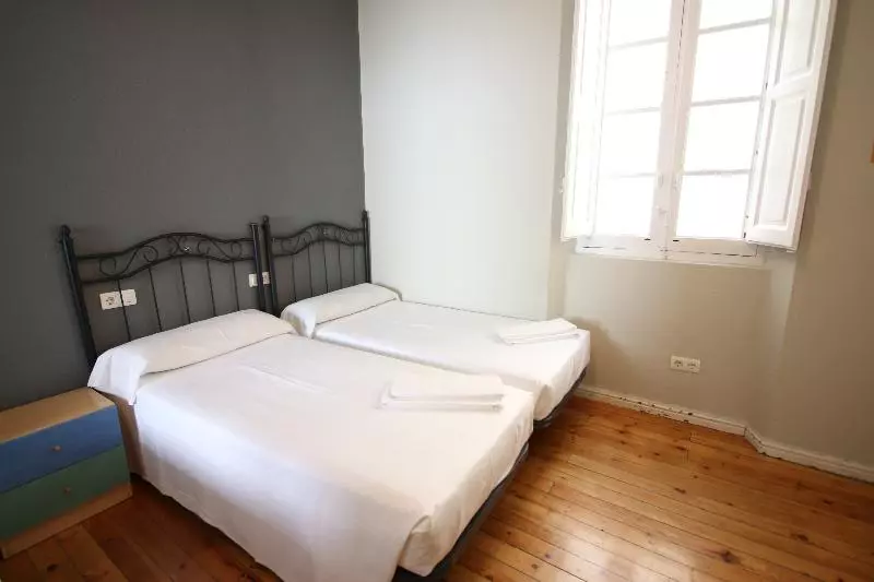 اتاق استاندارد سه نفره, Alda Centro Leon