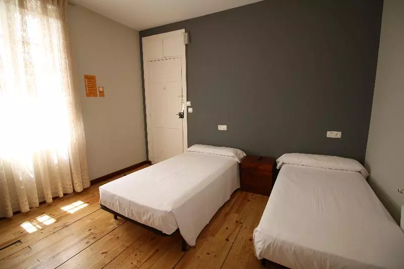 اتاق استاندارد سه نفره, Alda Centro Leon