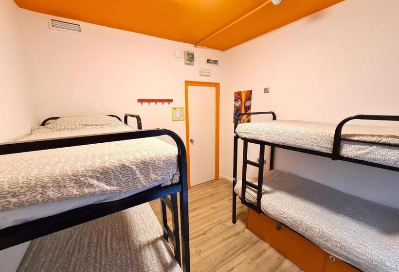 تختخواب در اتاق مشترک, Arc House Gracia