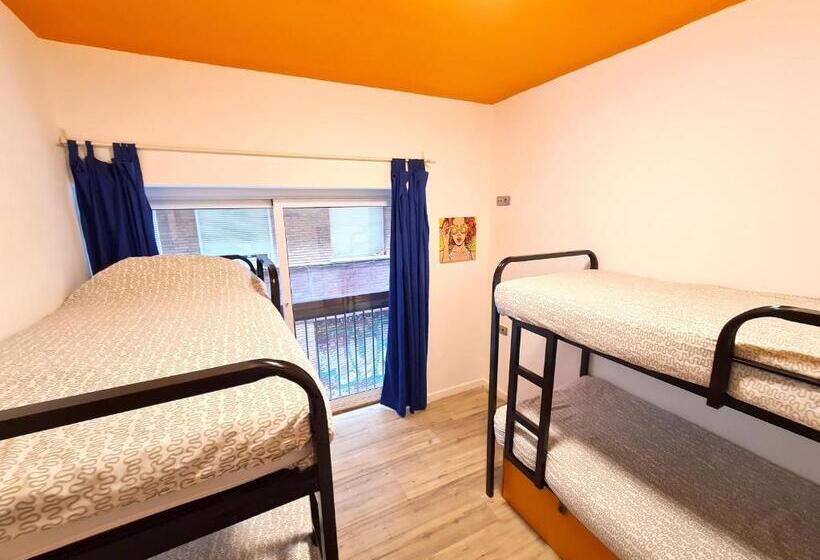 تختخواب در اتاق مشترک, Arc House Gracia