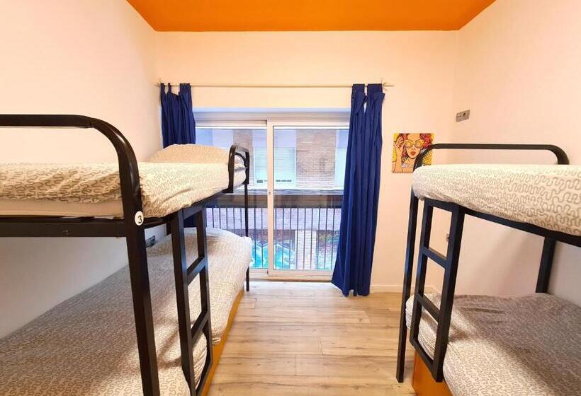 تختخواب در اتاق مشترک, Arc House Gracia