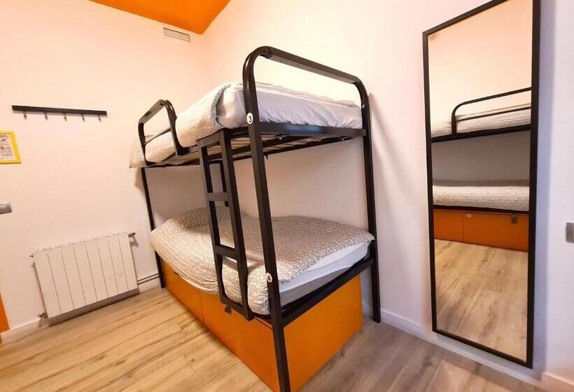 تختخواب در اتاق مشترک, Arc House Gracia